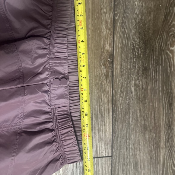 Fabletics Parachute Pant Size S  Lightweight Cargo Jogger Windbreaker Plum Shine - Picture 6 of 10